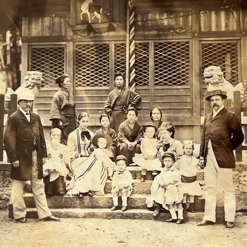 大形古写真　ハインリッヒ・アーレンスと家族 神戸　四宮神社