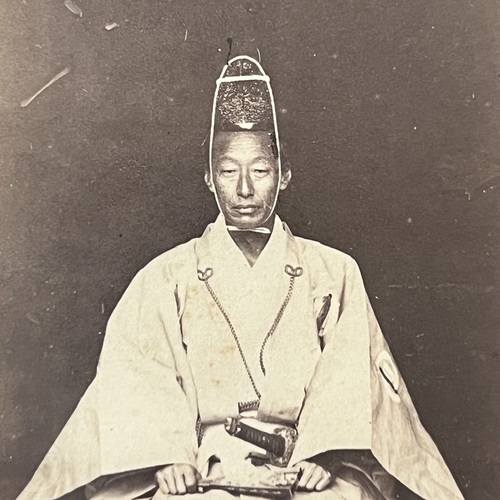 名刺版写真　長崎奉行　服部常純 上野彦馬撮であろう